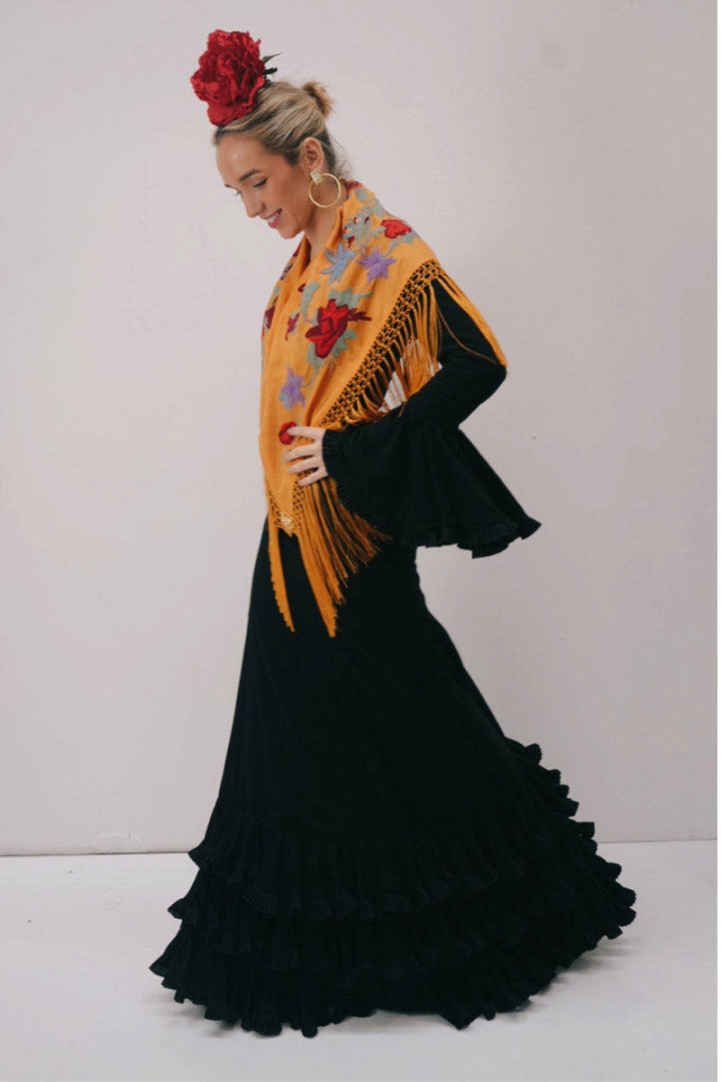 Modelo Mariana Negro